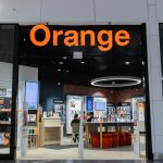 witryna salonu orange w centrum galaxy
