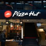 wejście do pizzy hut w centrum galaxy