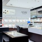 Zdjęcie przedstawia wnętrze salonu Apart Zegarki w Galaxy.