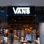 witryna sklepu vans w centrum galaxy