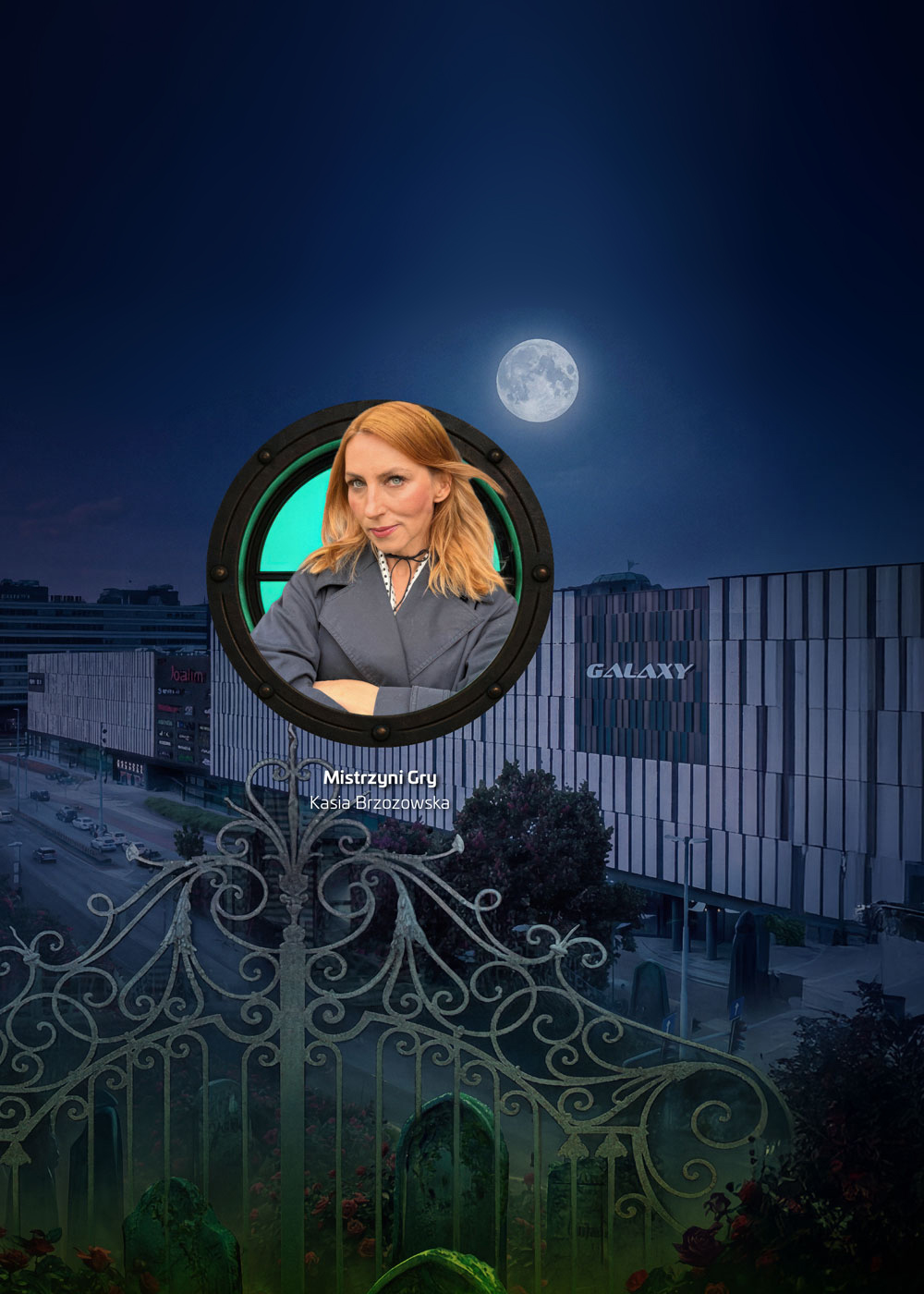 Baner wydarzenia w Galaxy Szczecin z wizerunkiem Kasi Brzozowskiej w okrągłym oknie, na tle nocnej scenerii galerii handlowej i pełnego księżyca.