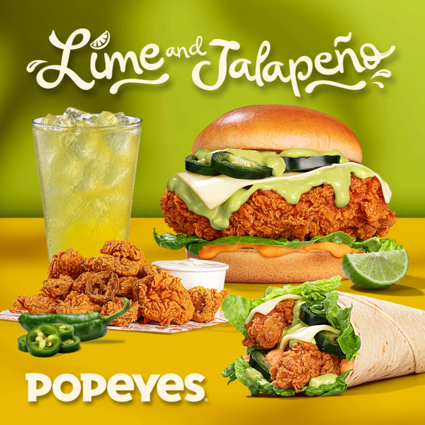 Na grafice promocyjnej Popeyes widoczne są produkty z serii Lime and Jalapeño: burger, wrap, kawałki panierowanego kurczaka oraz napój z lodem. Zielono-żółte tło uzupełniają plastry jalapeño, limonka i logo marki Popeyes.