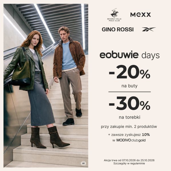 Elegancka para na schodach ruchomych w jesiennych stylizacjach obok plakatu informacyjnego Eobuwie Days z rabatami -20% i -30% w sklepie eobuwie w CH Galaxy Szczecin